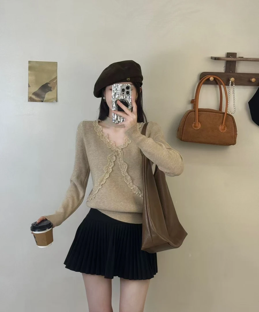 冬季新款设计感蕾丝挂脖上衣160