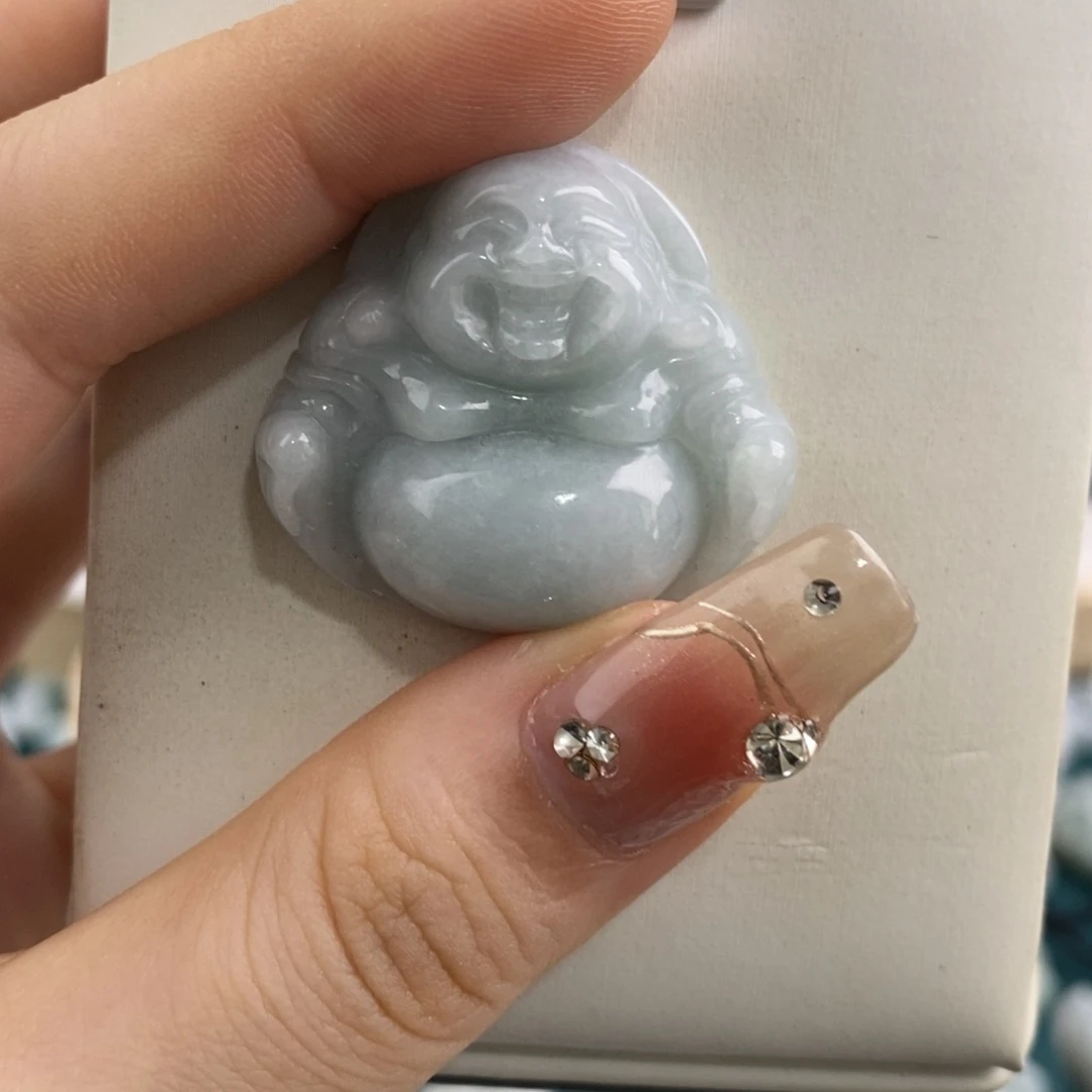 翡翠颈饰未镶嵌佛公