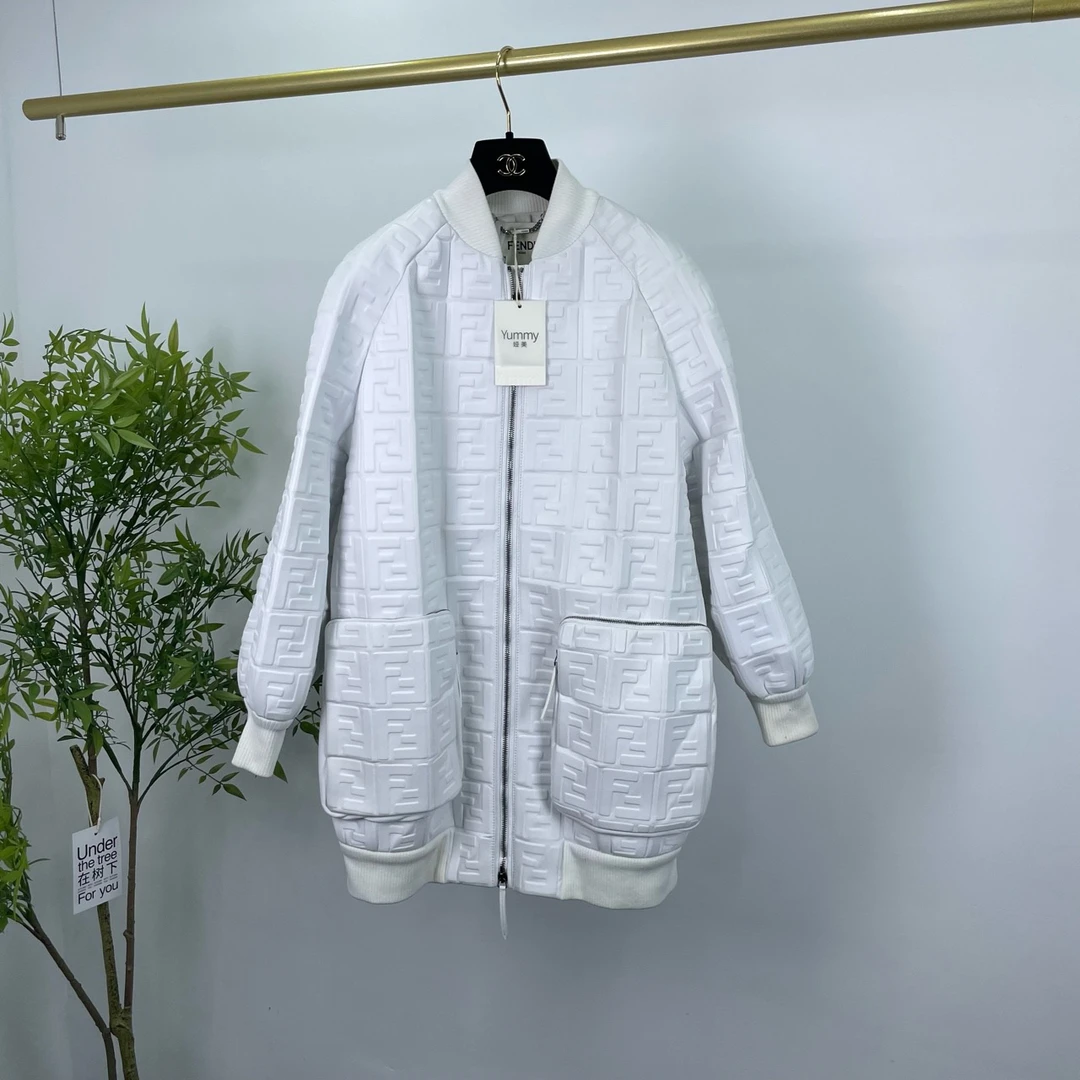 Fendi 芬迪 肯豆同款 浮雕满印长款外套 36码/95新/无配件 YM0760