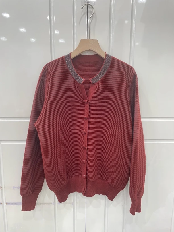 休闲时尚宽松亮钻百搭毛衫