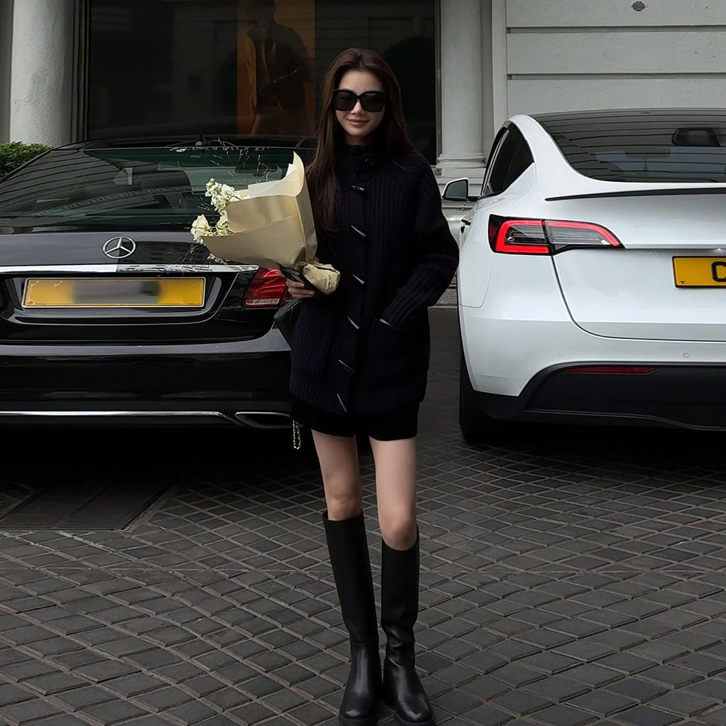 COCO ZONE 刘一一 100绵羊毛高级感牛角扣立领针织衫CC1C2287