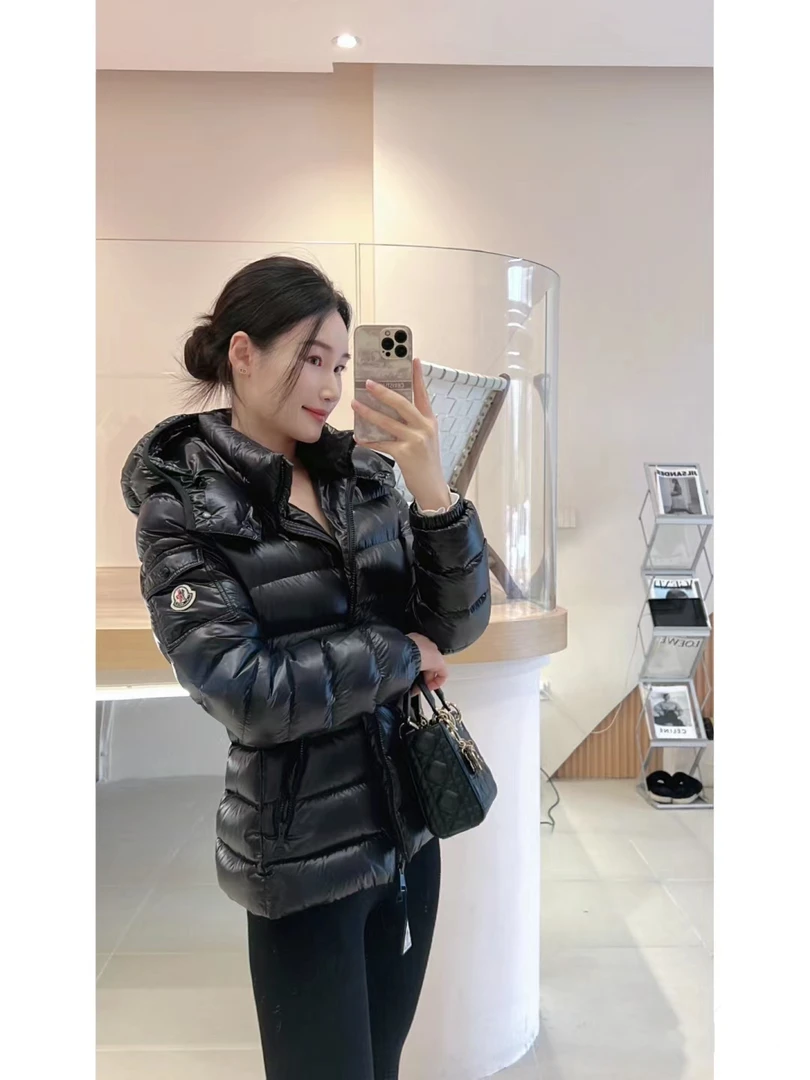 未使用 MONCLER Bady 女士黑色短款 鹅绒修身保暖连帽 羽绒服