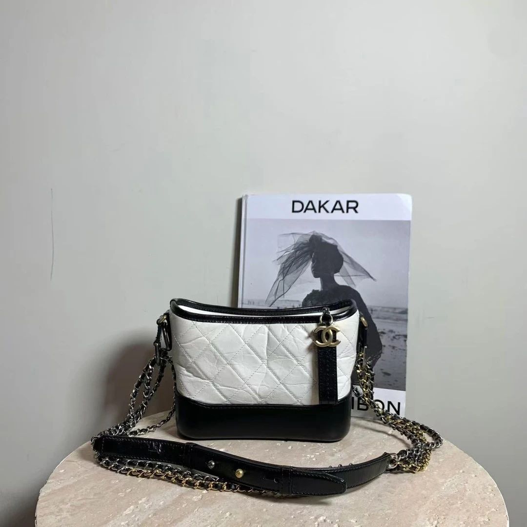 95新 Chanel/香奈儿 壹臻中古/26开 小号黑白拼色流浪包/84342382
