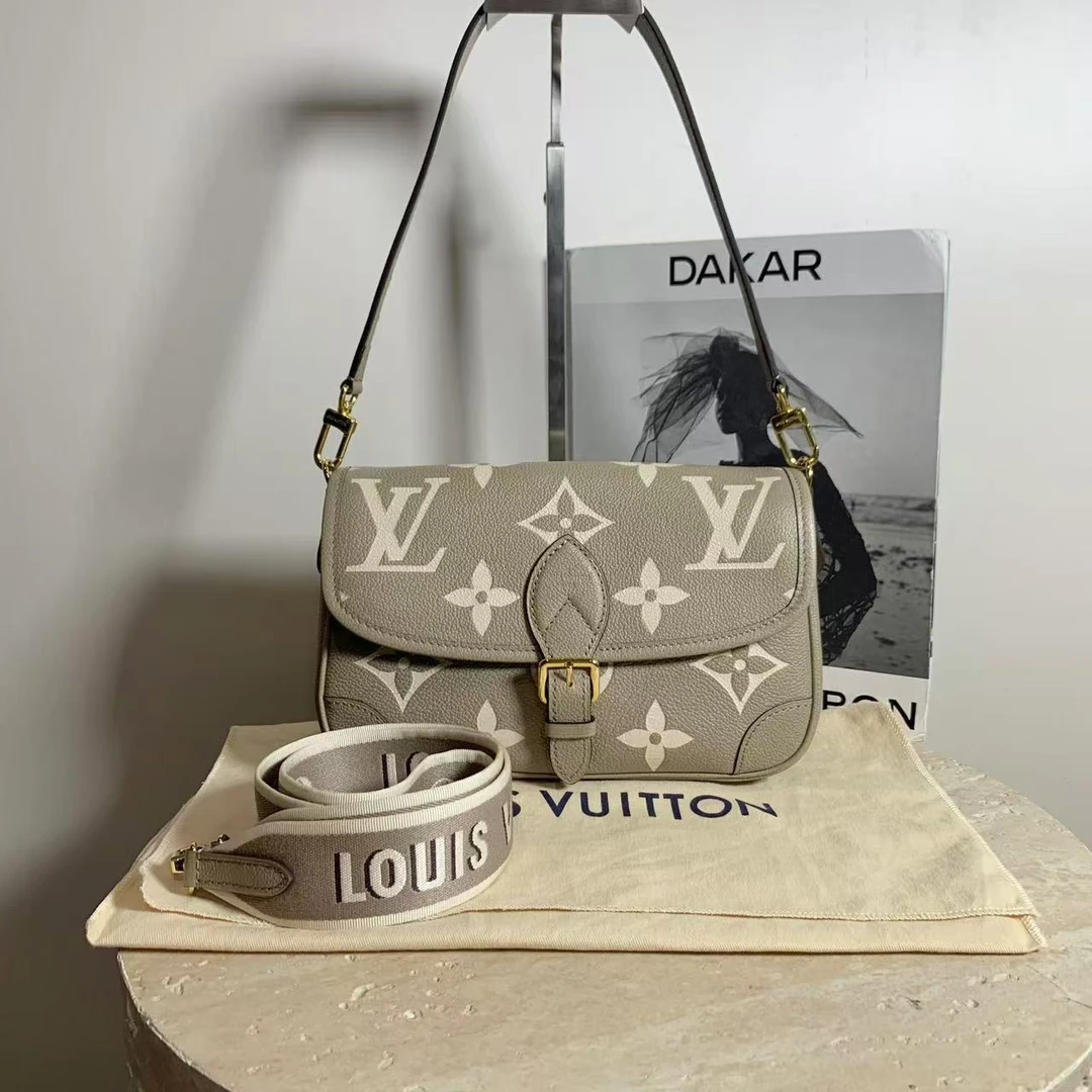 95新 LouisVuitton/路易威登 壹臻/大象灰压纹法棍包/89929768