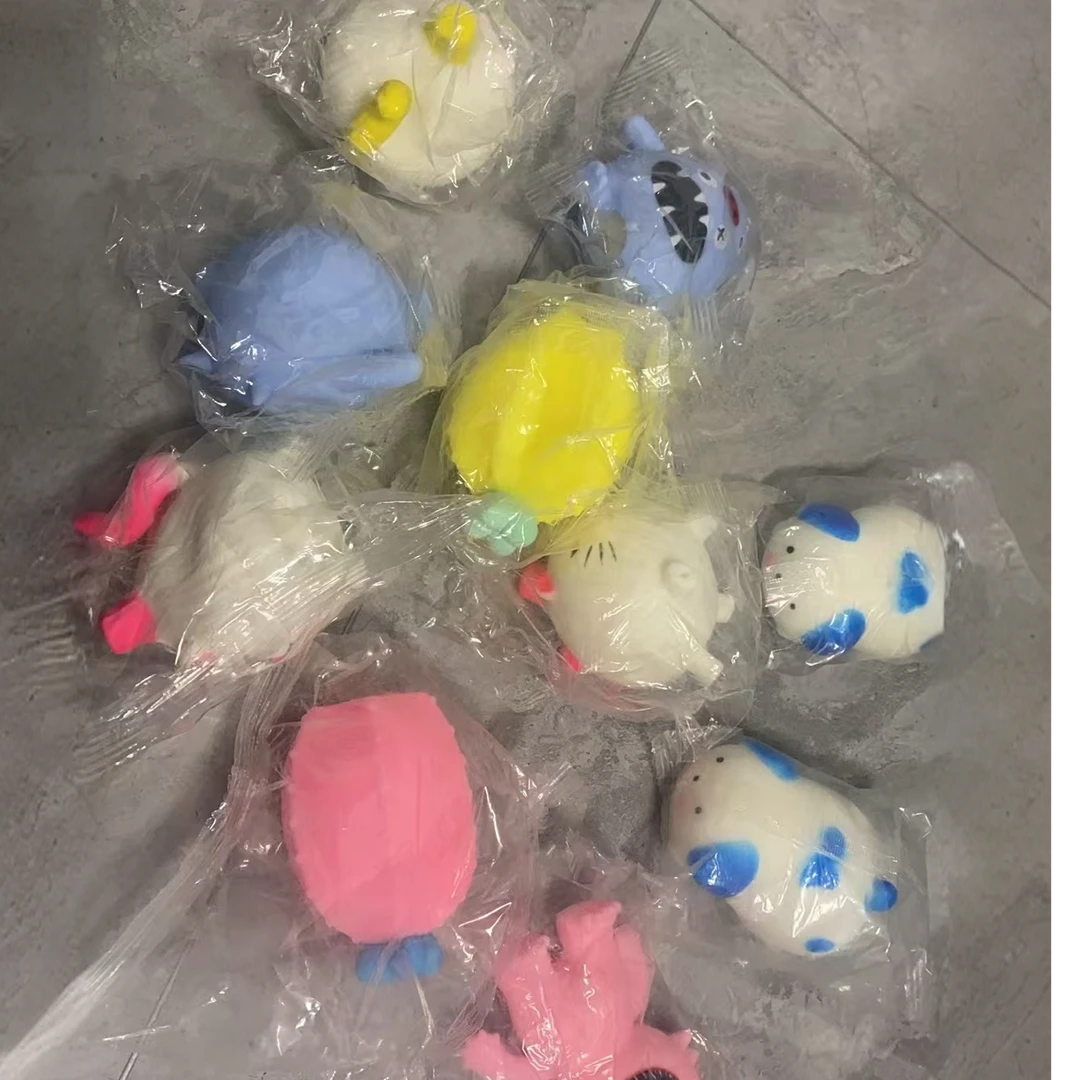 热卖解压玩具邪恶波比捏捏乐发5个