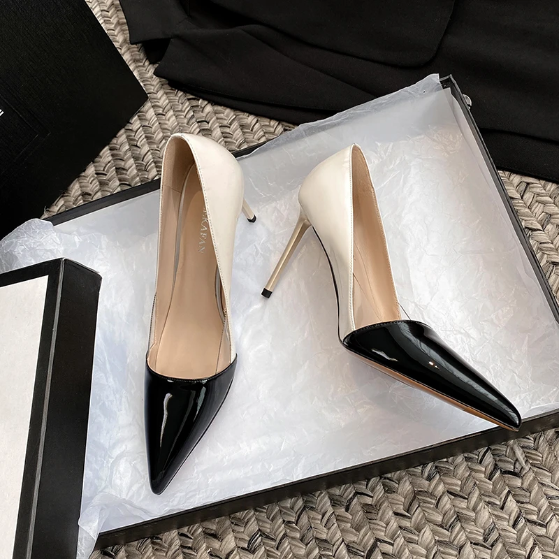 轻奢金属跟拼色高跟鞋女2023春季洋气爆款尖头单鞋子气质