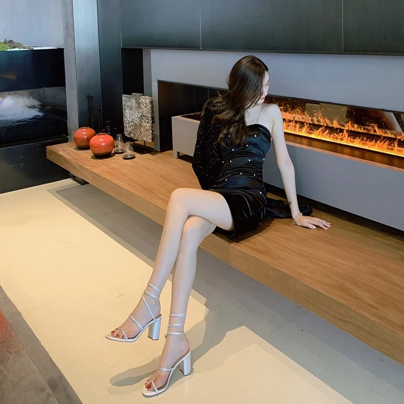 轻奢白色凉鞋女2023夏新款水钻粗跟高跟鞋蛇形缠绕爆款推荐仙女风