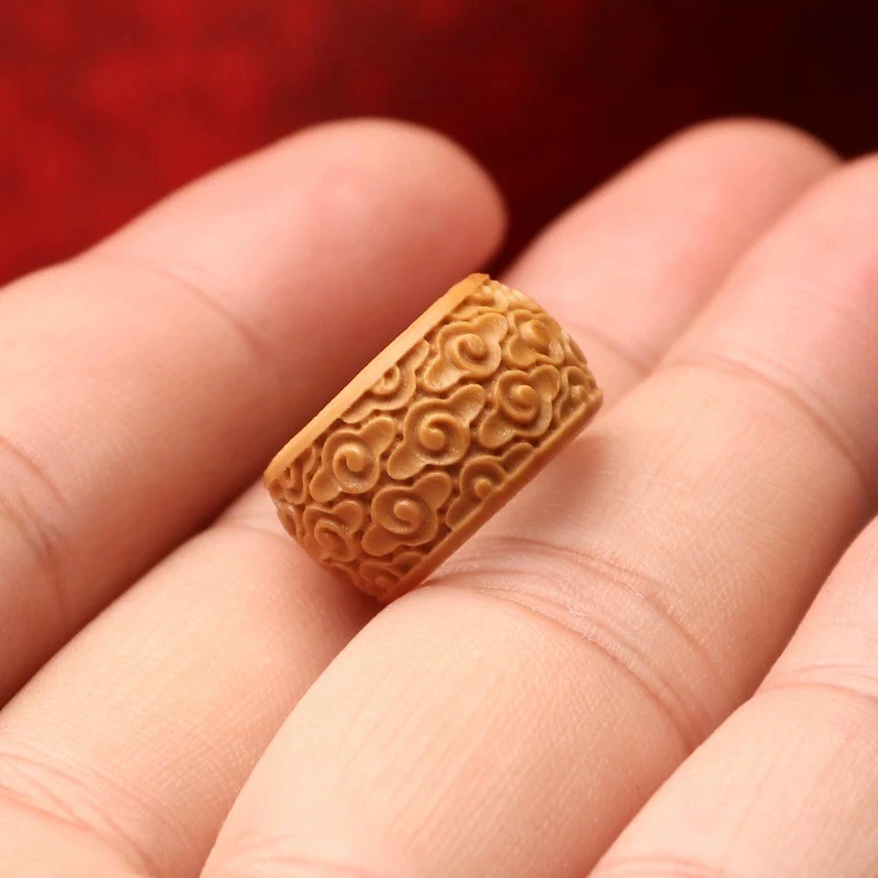 橄榄核精工雕刻云纹跑环内径13mm