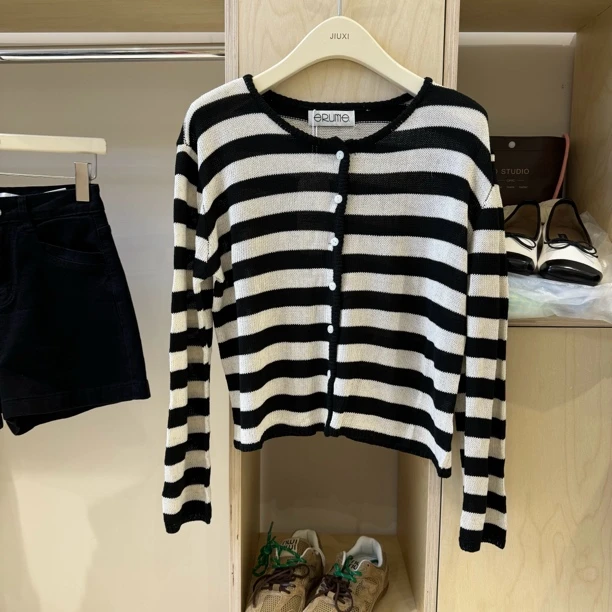 1953针织长袖条纹开衫