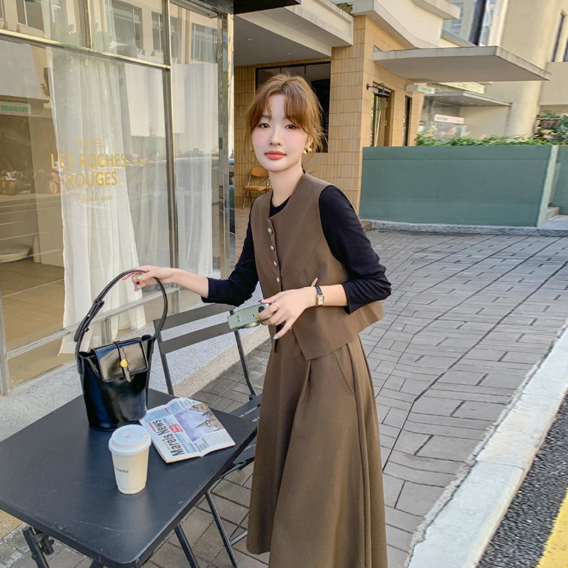 咖色马甲半身裙两件套女春秋季新款时尚复古休闲小众设计感套装裙