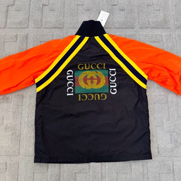 Gucci/古驰黑黄背后大logo复古拉链外套/48码/99新/0386