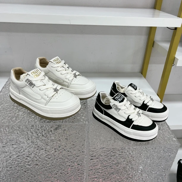 厚底板鞋女2024新款圆头舒适小白鞋百搭水钻休闲鞋潮312 B15