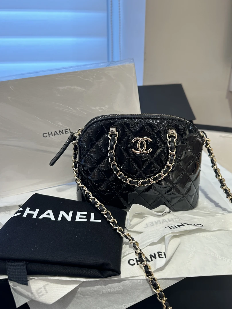 全新未使用  Chanel/香奈儿黑银23s漆皮小贝壳包斜挎包