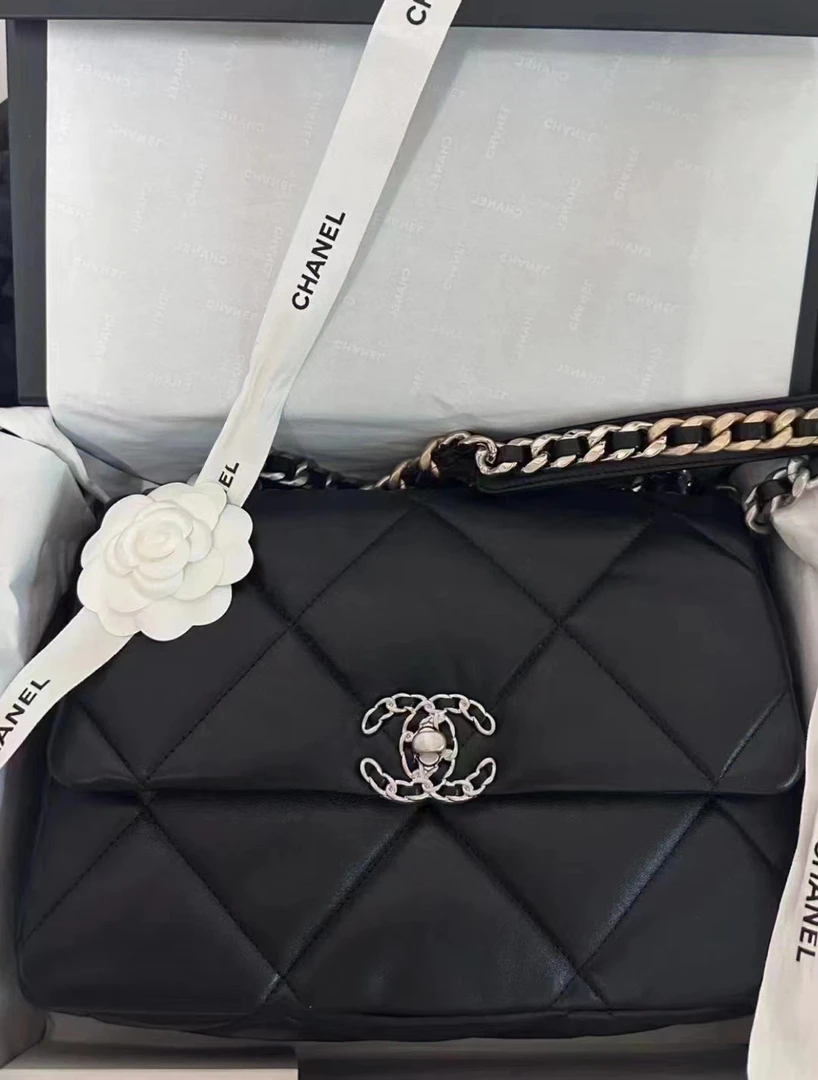 全新未使用 Chanel/香奈儿 黑银19bag中号 22年 芯片款