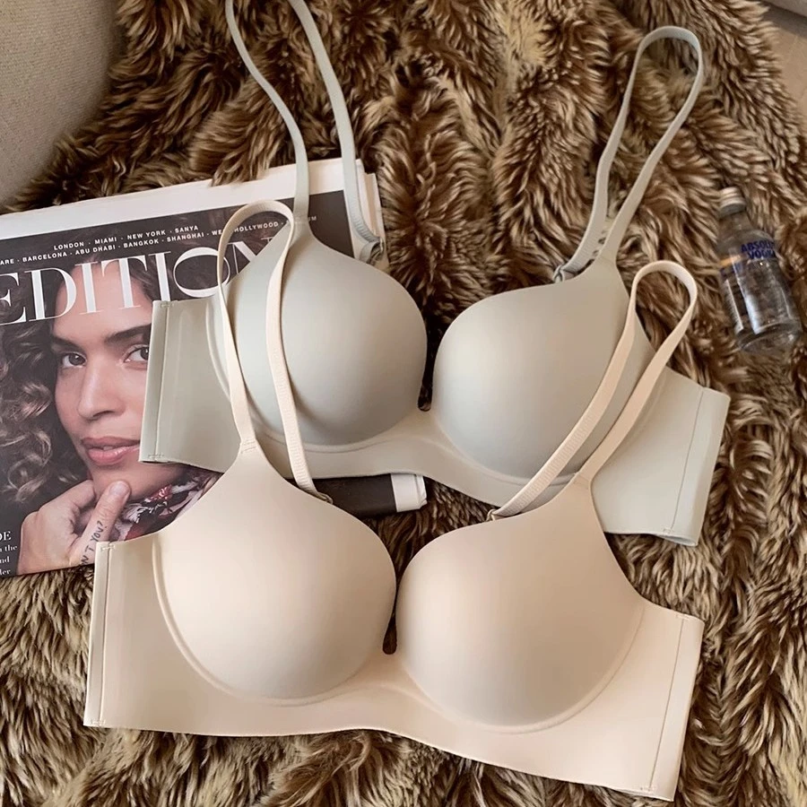 日本光面无痕一片式美背内衣女小胸聚拢厚显大收副乳无钢圈文胸罩