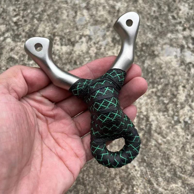 新款不锈钢西装暴徒闭口单卡传统玩具