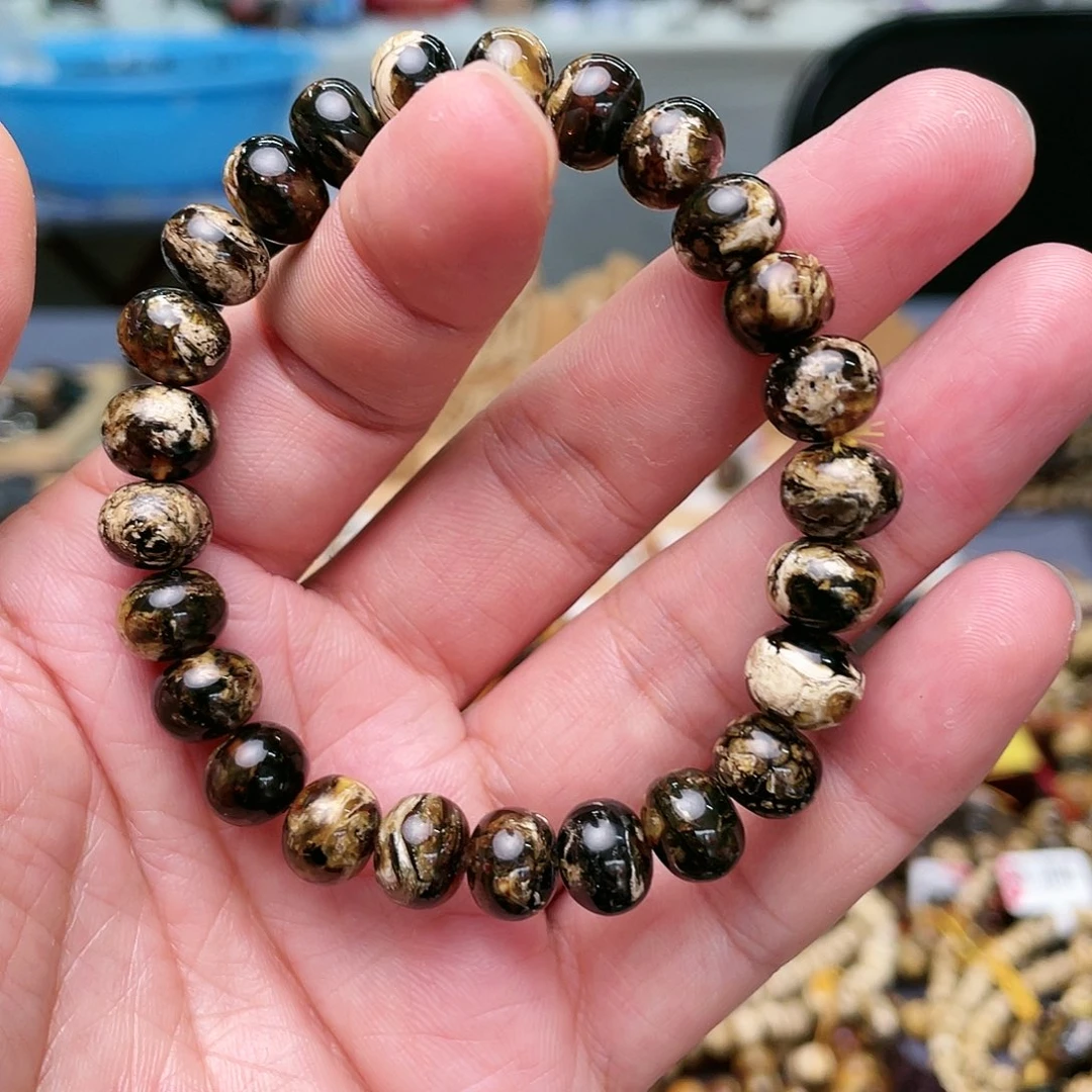 琥珀颈饰未镶嵌九