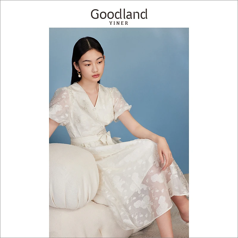 Goodland美地2023法式V领提花蛋糕袖显瘦收腰飘带连衣裙
