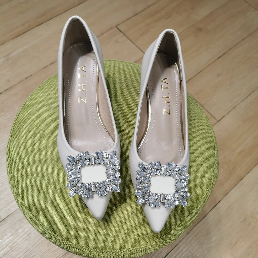 浅口高跟鞋气质舒适时尚休闲百搭女士细跟单鞋钻扣尖头小跟米色