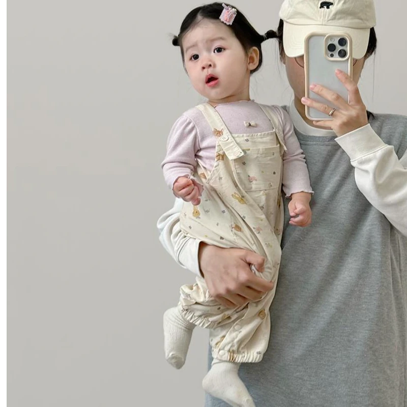 婴儿秋款衣服套装韩版可爱卡通女打底衫背带裤超萌休闲两件套外出