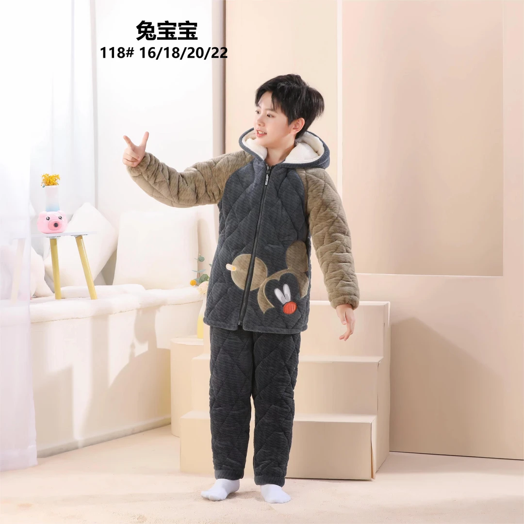 118   男童新款米奇口袋连帽拉链款三层夹棉加厚家居服套装