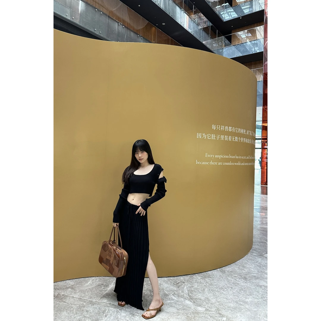 JINGDL【极夜】分开～优雅感御姐风短款针织漏肩上衣&开衩半身长裙