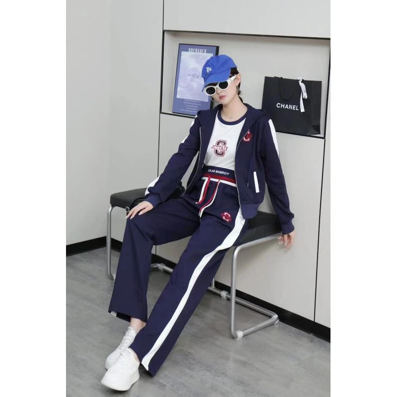 编号【24】2025春季连帽重工减龄洋气走秀运动显瘦两件套套装 1101