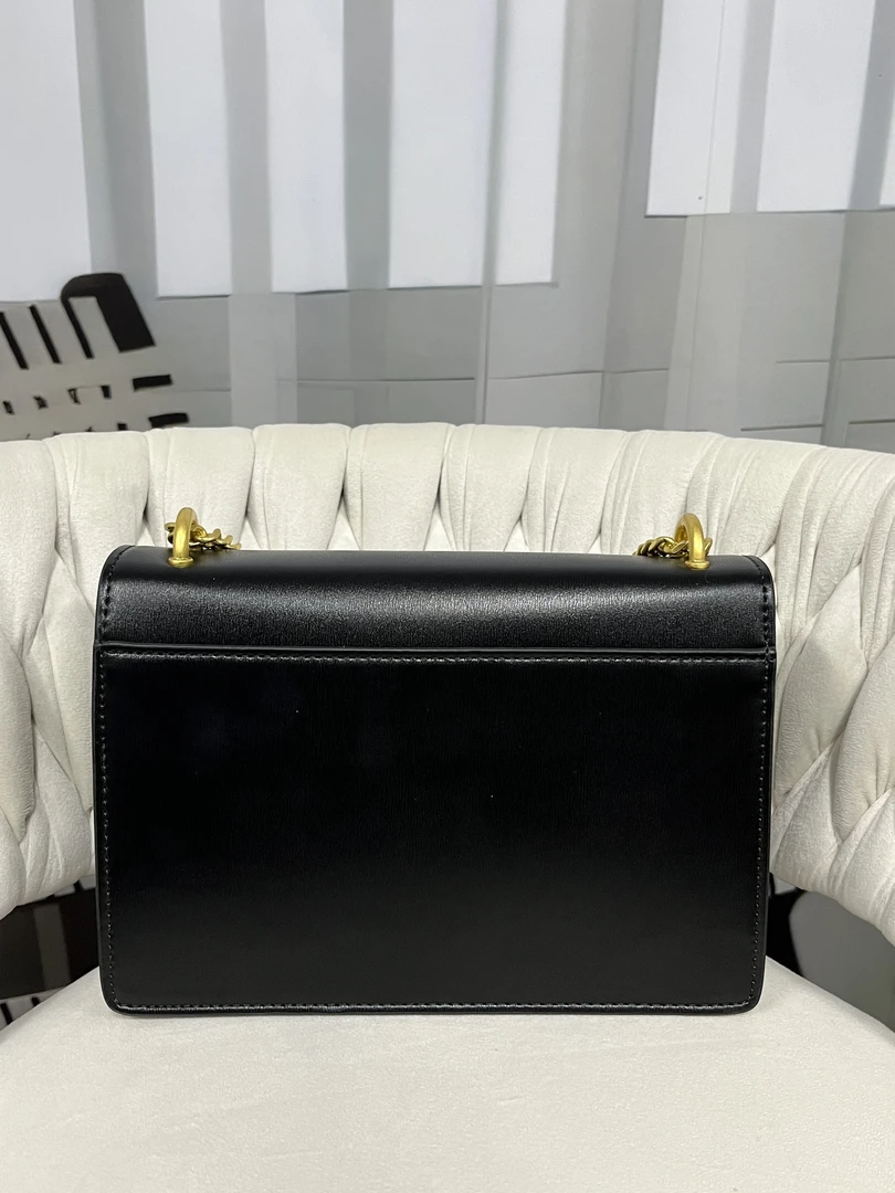 LQ-ONLY-QUEEN真皮女包横斜跨包黑色