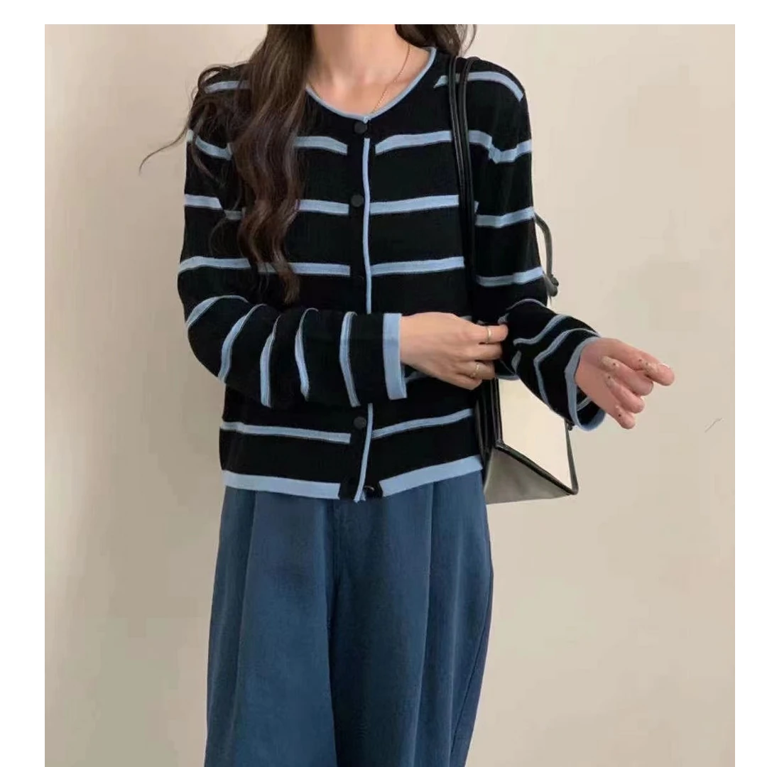 欧洲站欧货2025春装新款单排扣条纹圆领时尚羊绒衫百搭气质显瘦款