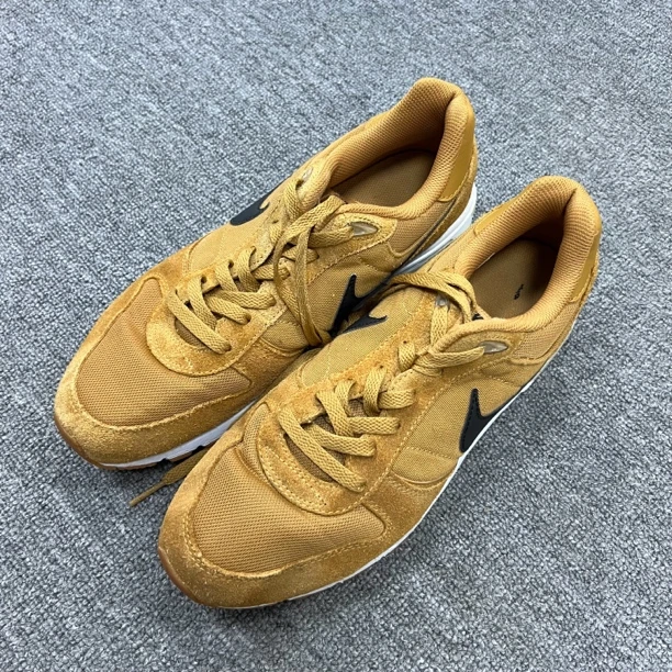 43码/内长275/二手正品/Nike简约舒适跑步鞋姜黄色/公价799