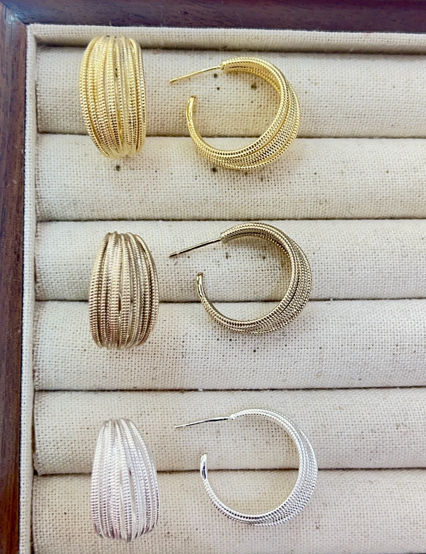 铜合金耳饰 时尚OL风轻职风小众设计款褶皱拉丝C圈耳钉耳饰