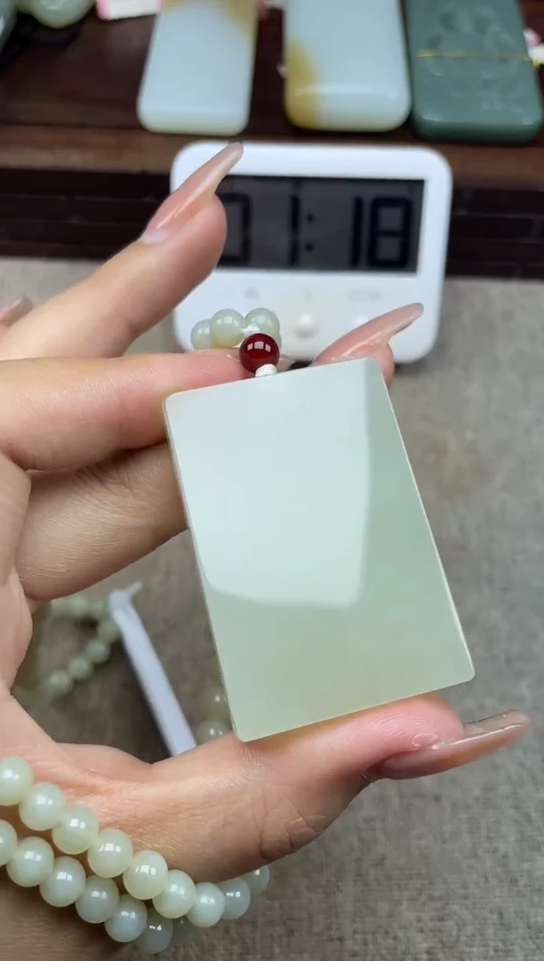 【闪购商品】和田玉吊坠(赠链)未镶嵌垚垚