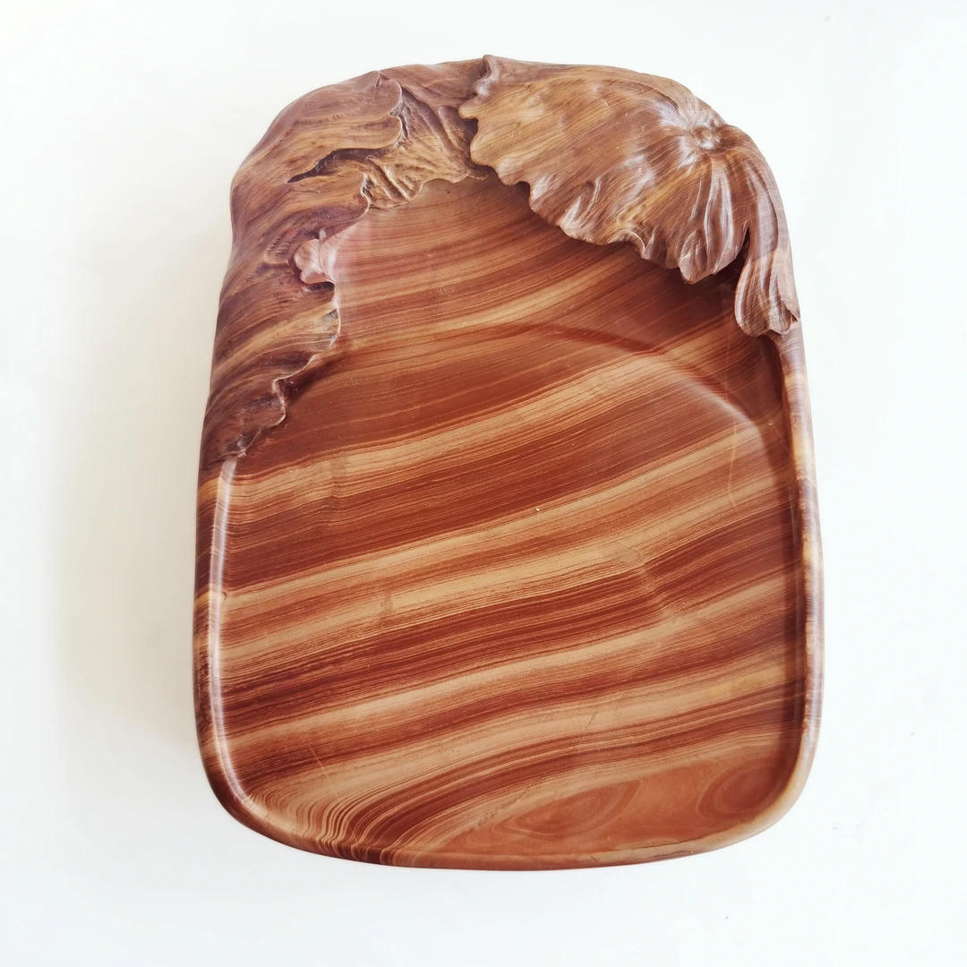 红丝石荷叶砚：尺寸19.8X15.4X3.1厘米