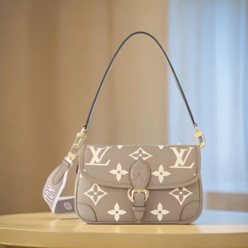 全新未使用 LouisVuitton/路易威登 法棍大象灰  804564