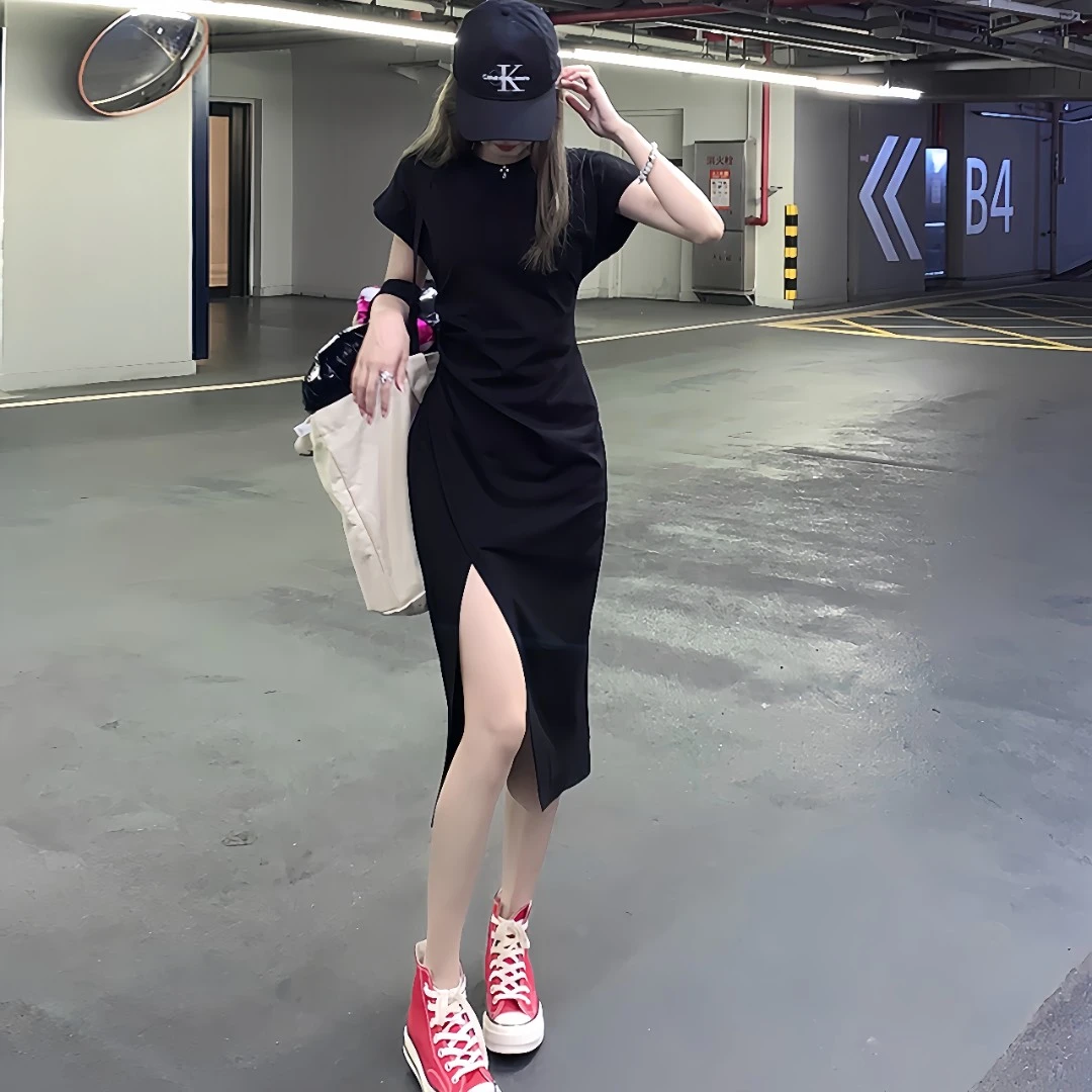 纯欲风黑色短袖收腰休闲连衣裙女夏季新款修身显瘦气质开叉长裙子