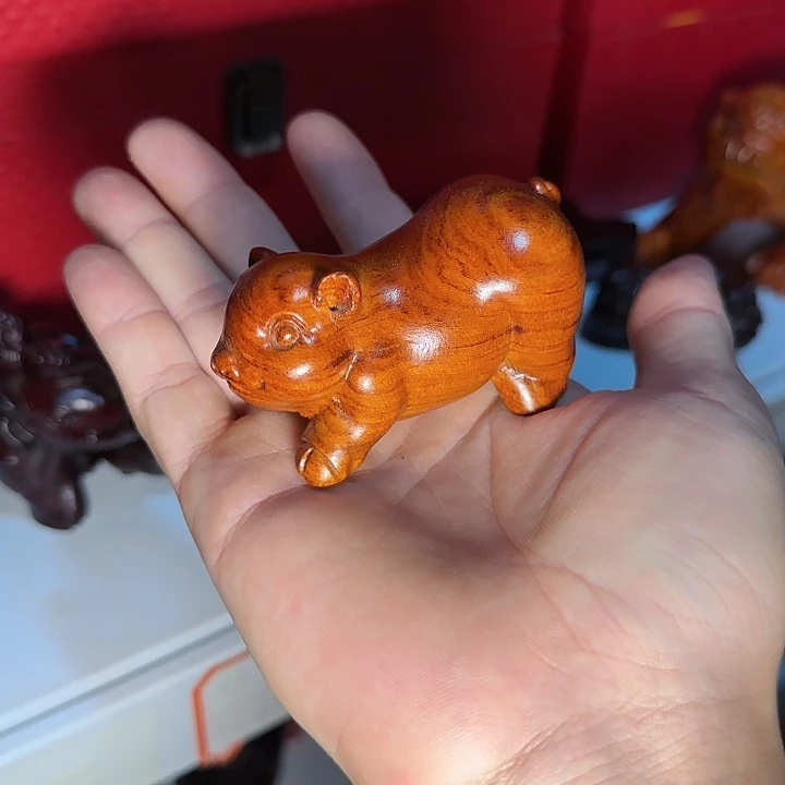 木花梨木8翘屁股猪一只