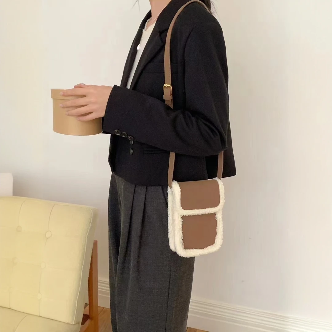 七七 韩系ins羊羔毛撞色手机包女2024秋冬新款复古百搭斜挎小方包