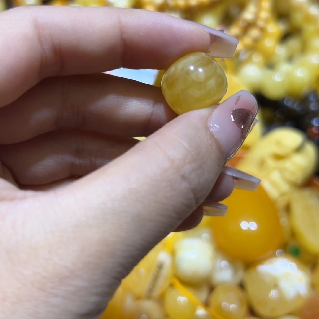 琥珀珠宝奇石未镶嵌