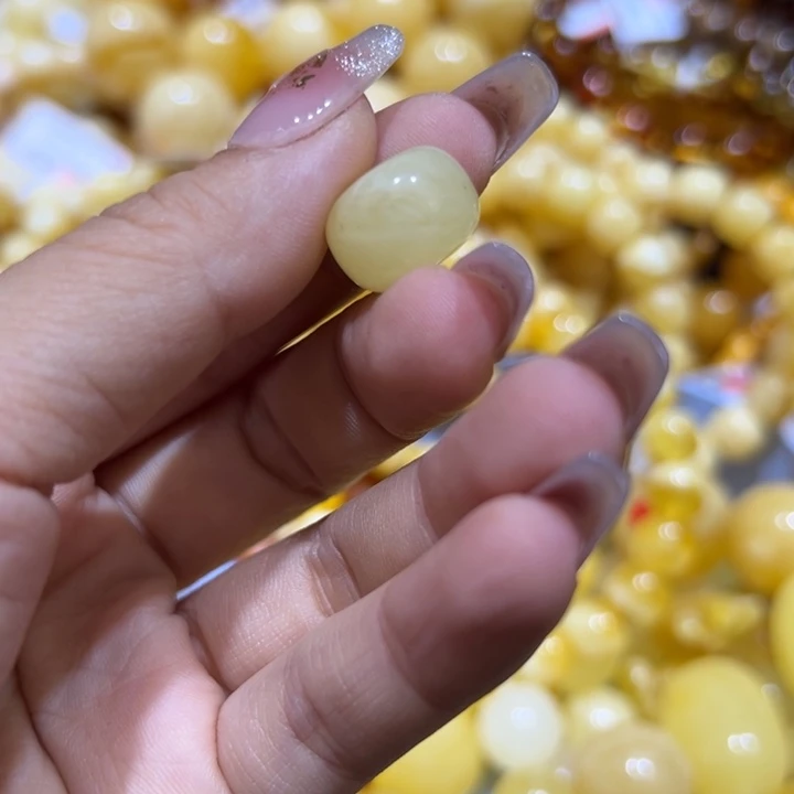 琥珀珠宝奇石未镶嵌