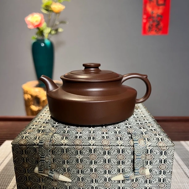 精工细作·华亭壶·240cc·原矿优质紫泥