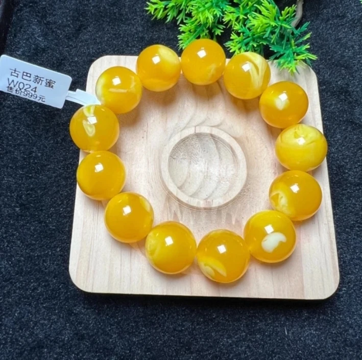 w024 藏族精工打磨精美红带花手串卡17+