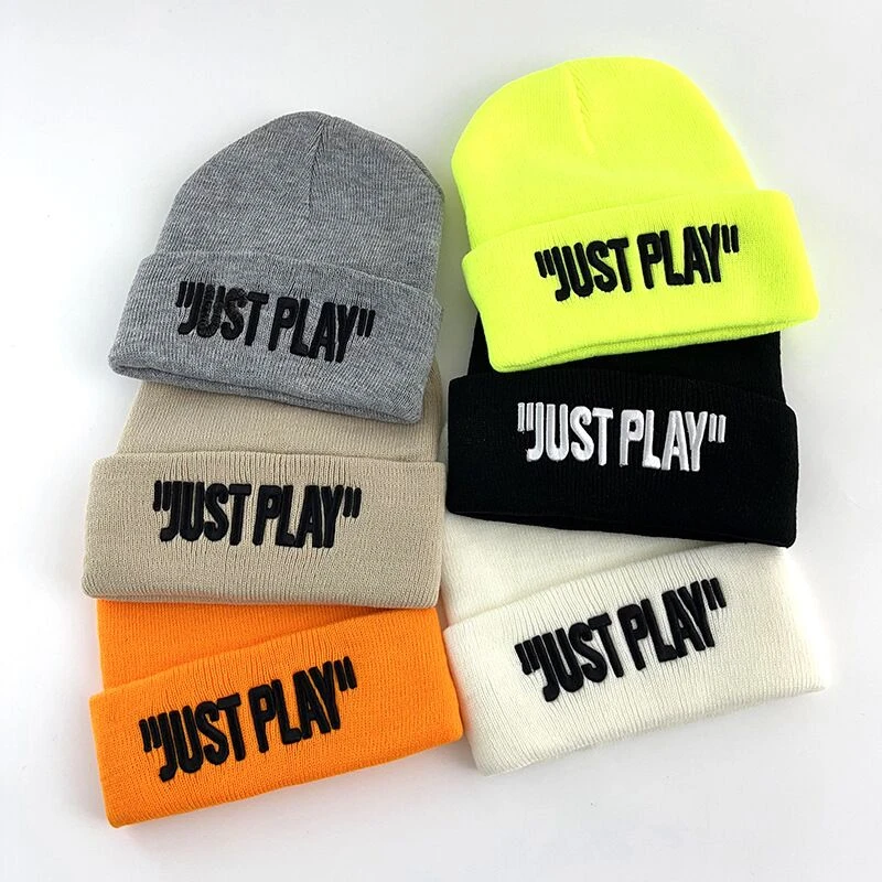 VIVI亲子装  2024冬款童装刺绣字母毛线帽