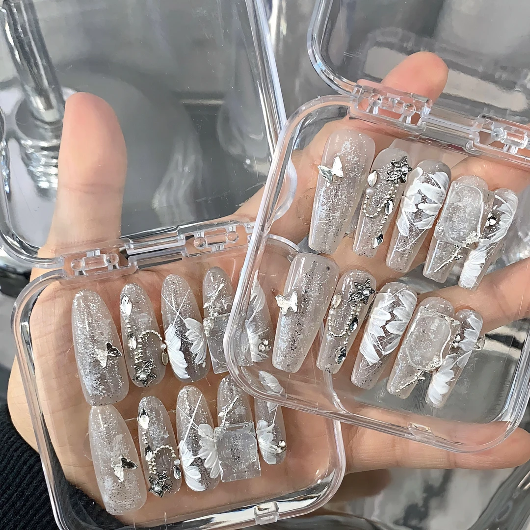 【白雪姬】纯手工穿戴甲重工钢珠手绘花雕透底方钻白雪姬美甲指甲贴