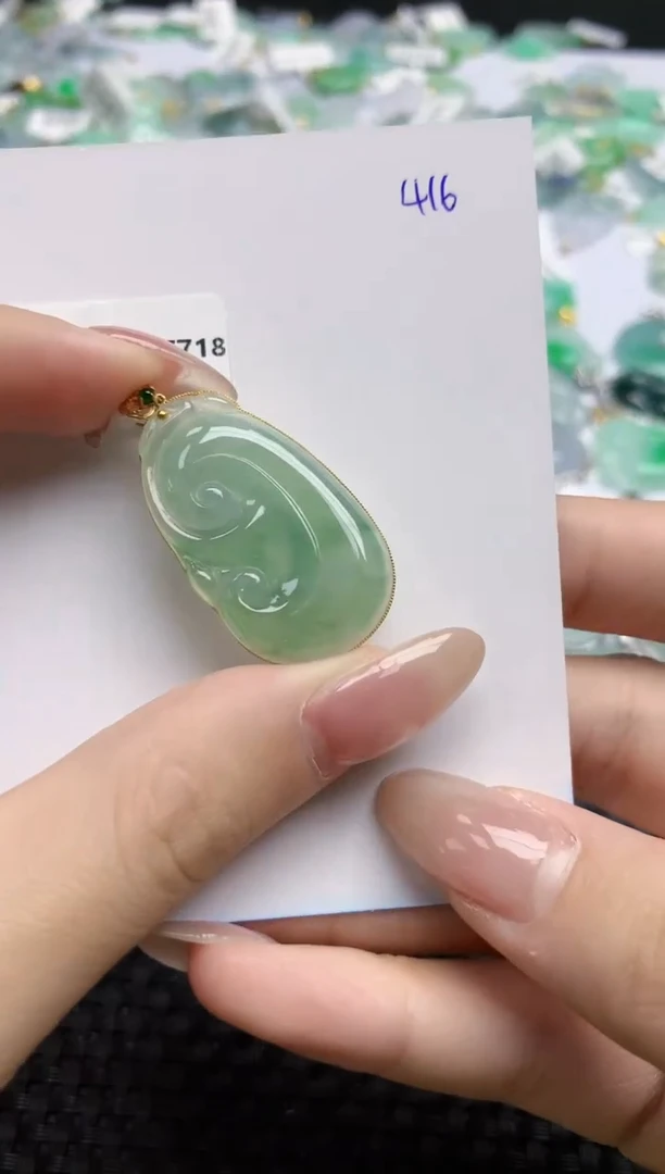 【闪购商品】翡翠颈饰18K金镶嵌天然翡翠A货,