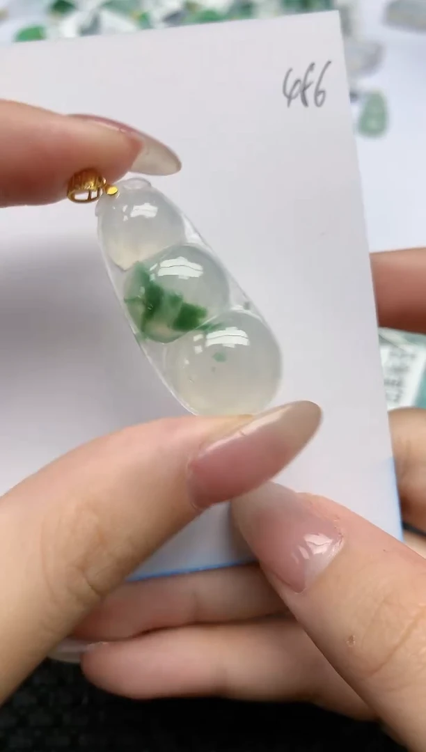 【闪购商品】翡翠颈饰18K金镶嵌天然翡翠A货,