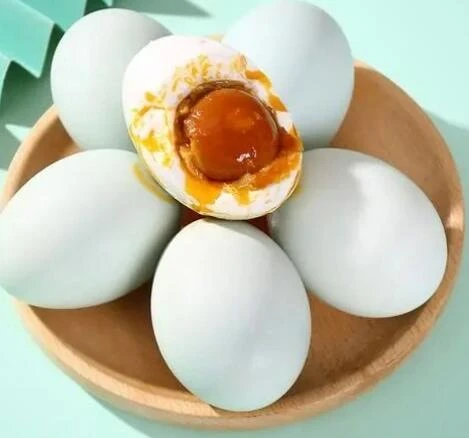 咸鸭蛋一盒4个（是生的要自己煮的）