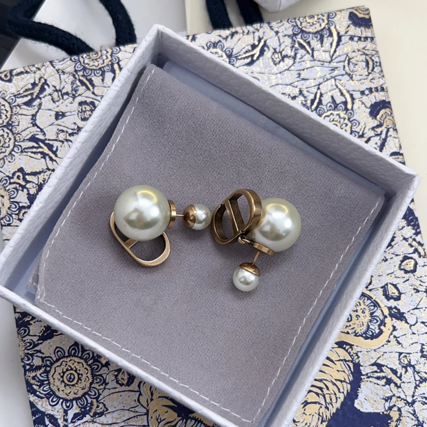 铜合金仿珍珠耳饰 经典复古做旧气质耳环女轻奢双珠CD字母耳钉