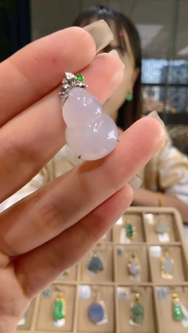 【闪购商品】翡翠吊坠(不含链)18K金镶嵌葫芦