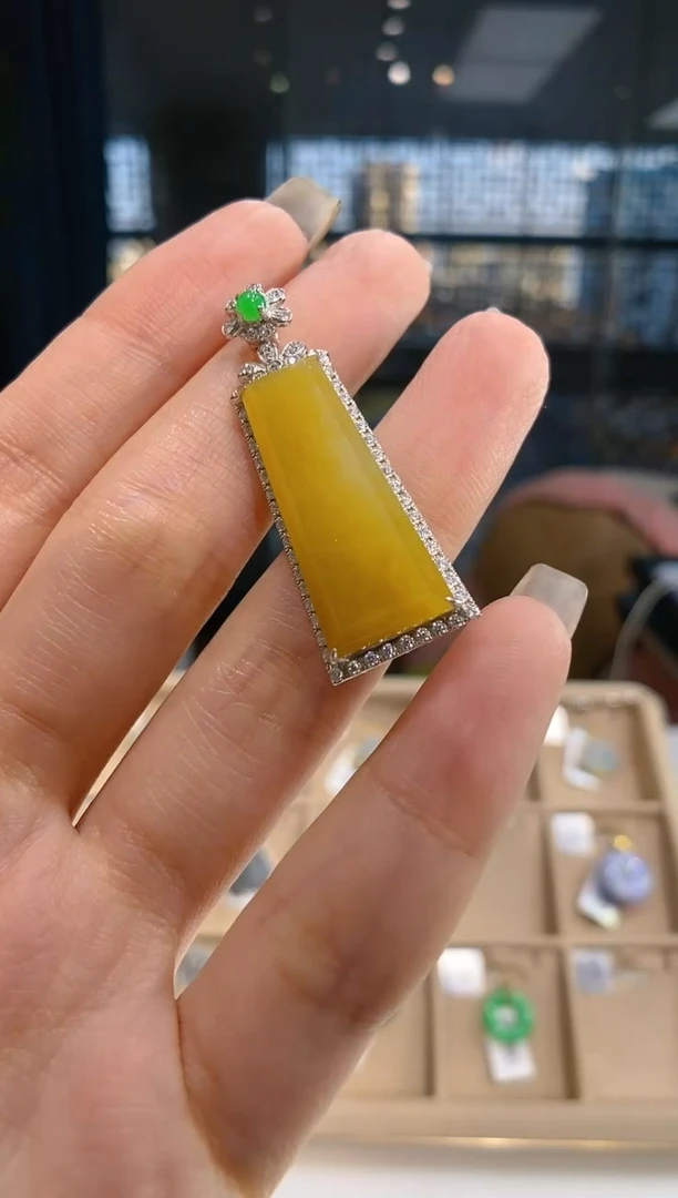 【闪购商品】翡翠吊坠(不含链)18K金镶嵌无事牌