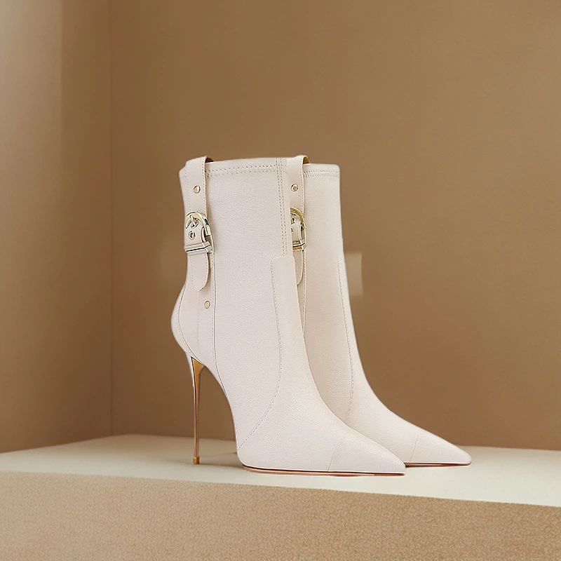 白色优雅尖头细跟高跟鞋女2025冬季新款轻奢气质高级小个子靴子